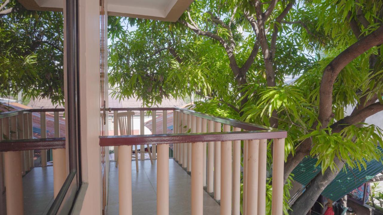 Speed 8 Inn Moalboal Exterior photo